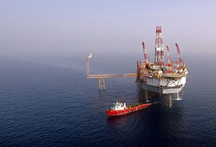 Oil and Gas Rigs and Offshore Platforms of the Persian Gulf