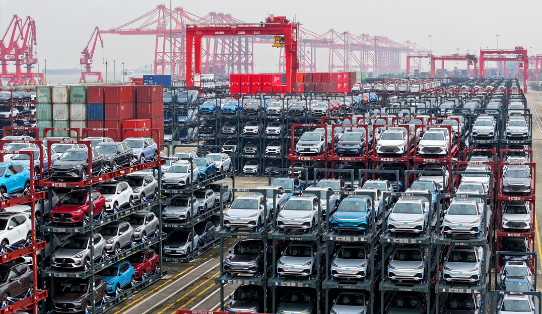 China Auto Exports Surge to $112.7 Billion in 2025, Driven by EVs and Global Shipping Expansion