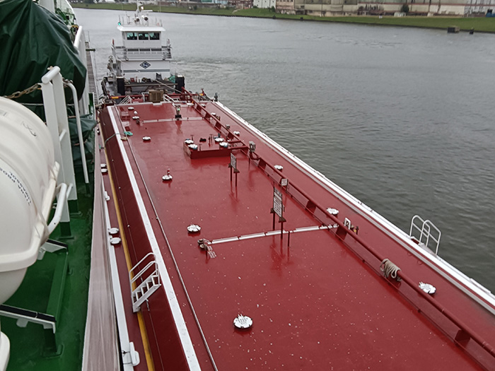 Kirby in Barge-to-Ship Methanol Bunkering First